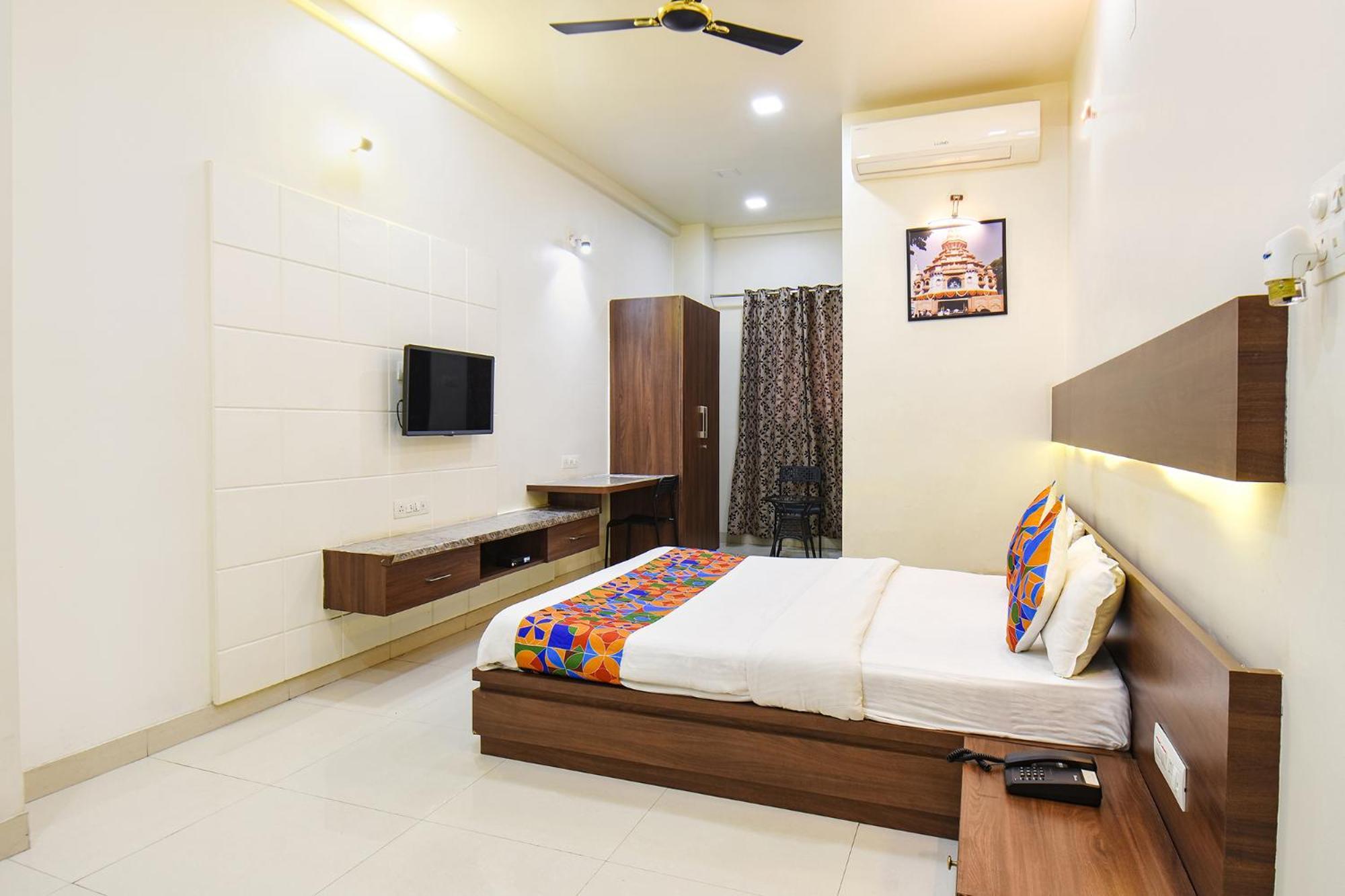 Fabhotel Royal Suits - Nr Mahadji Shinde Chhatri Mundhwa Exterior photo